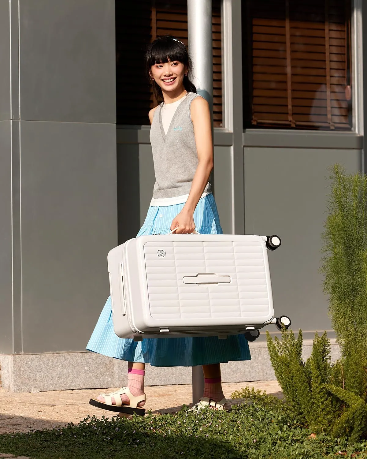 70/30 Split Open 26 Inch Checked Luggage with Spinner Wheels,Travel Suitcase with Adjustable Velcro for Flexible Large Capacity,Hardside Suitcase for Men Women,for 20 Days Travel,Coconut White