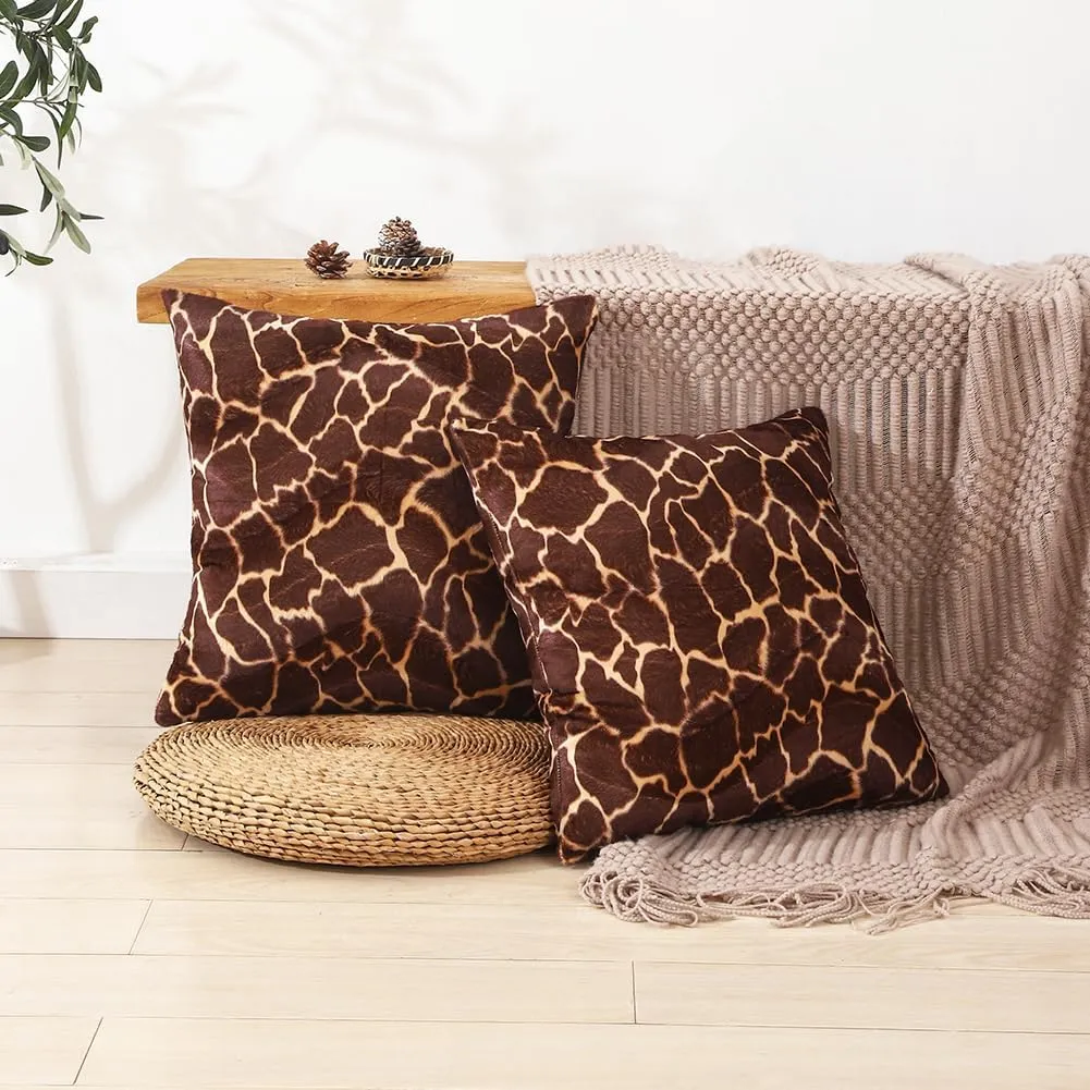 CARRIE HOME Giraffe Decor Animal Print Giraffe Pillow Covers Soft Velvet Throw Pillows 18x18 Set of 2 Modern Farmhouse Home Decor for Bedroom Couch Sofa (No Pillow Insert)