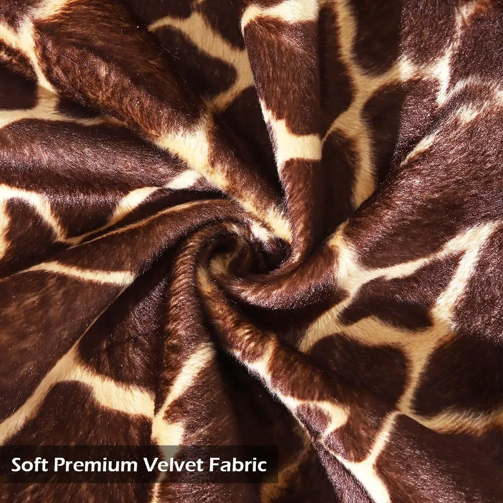 CARRIE HOME Giraffe Decor Animal Print Giraffe Pillow Covers Soft Velvet Throw Pillows 18x18 Set of 2 Modern Farmhouse Home Decor for Bedroom Couch Sofa (No Pillow Insert)