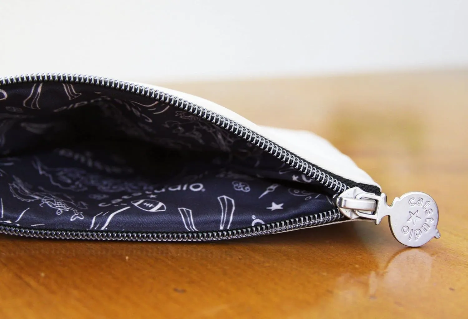 Catstudio Zipper Pouch, California Travel Toiletry Bag, 5 x 7", Makeup Bag, Dog Treat Pouch, or Purse to Hold Phone, Organize Supplies for California Lovers