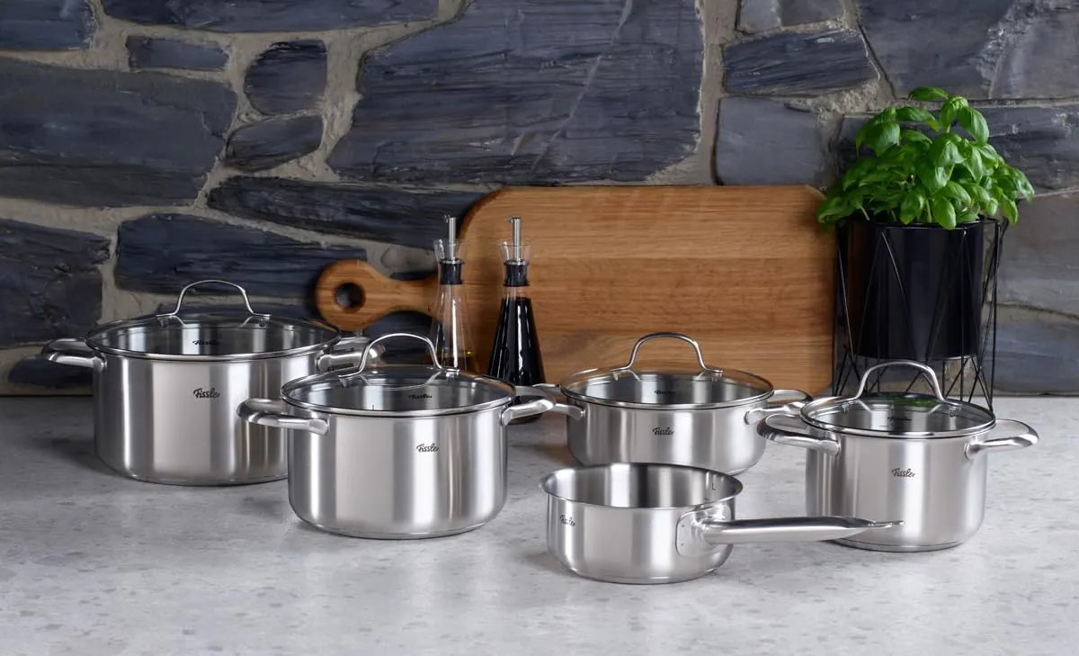 Fissler San Francisco Stainless Steel Saucepan (1.9 L - Diameter 16 cm) Cooking Pot with Glass Lid, Pouring Rim, Measuring Scale - Induction