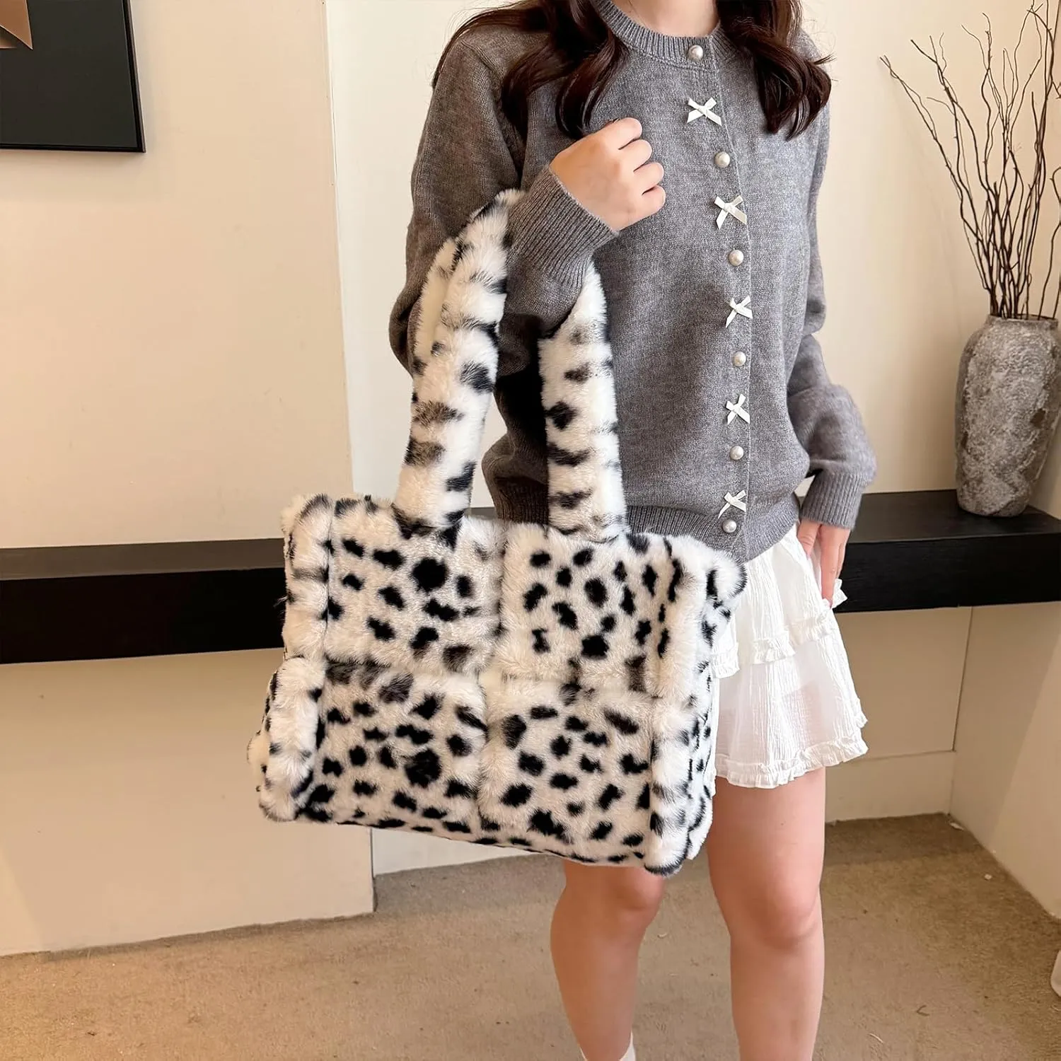 Fluffy Tote Bag, Winter Furry Purse for Women Faux Fur Bag Y2K Plush Purse Fuzzy Shoulder Handbag