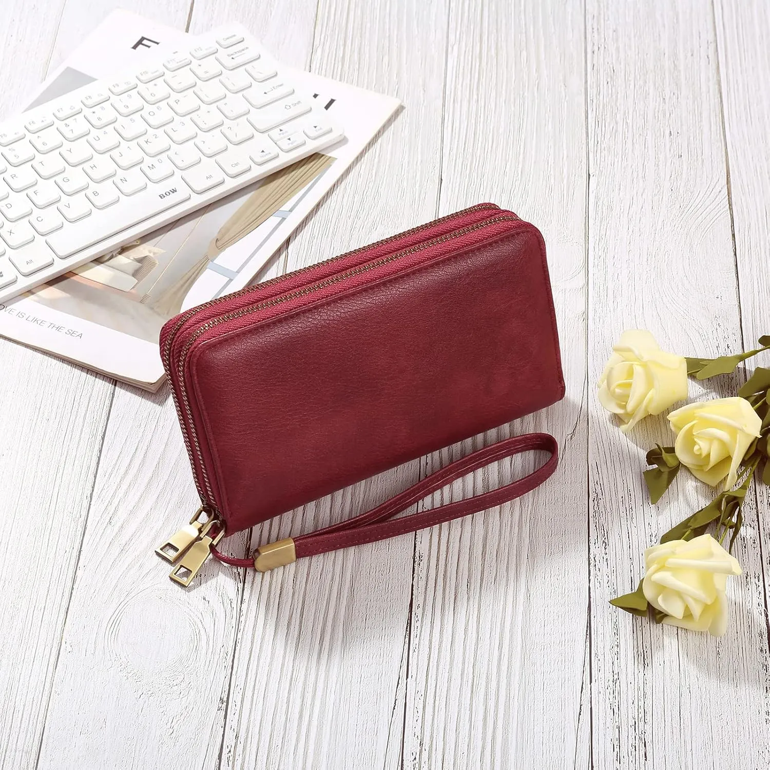GAEKEAO Wallet for Women Clutch RFID Blocking Wristlet Leather Purse Large Capacity Credit Card Holder with Grip Hand Strap