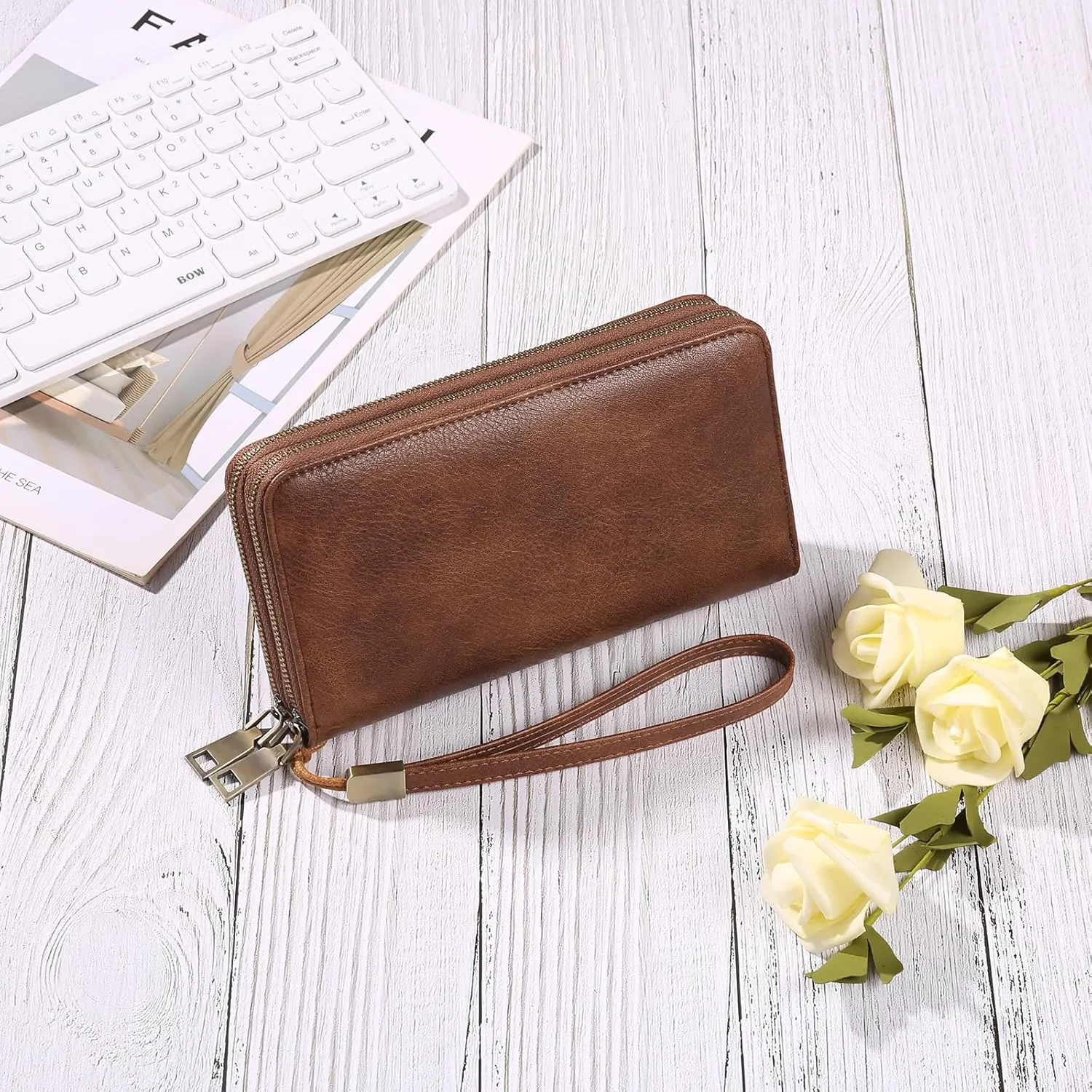GAEKEAO Wallet for Women Clutch RFID Blocking Wristlet Leather Purse Large Capacity Credit Card Holder with Grip Hand Strap