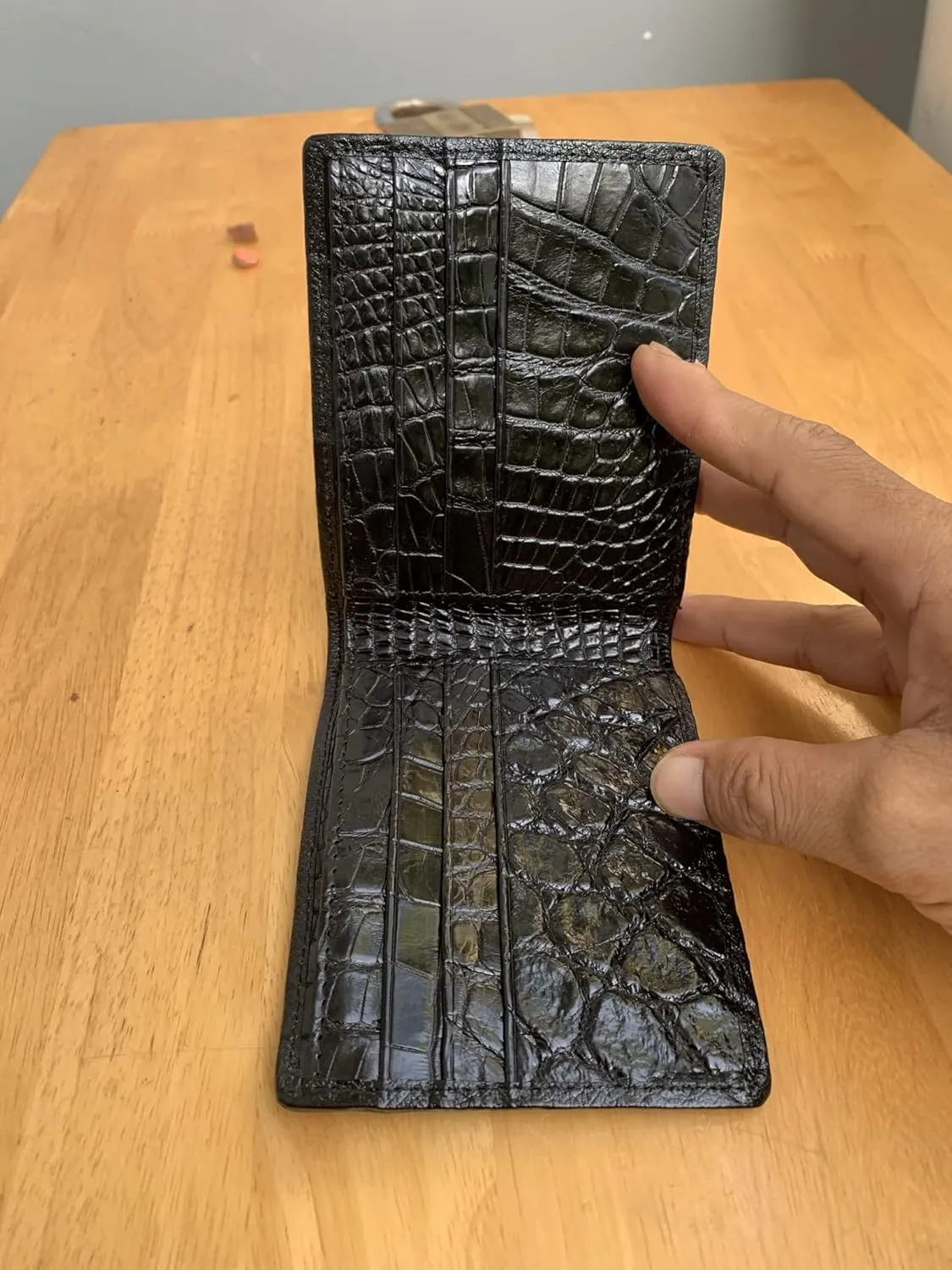 Genuine Alliga Wallets leather skin For Men Real Croco Bifold Wallets For Men gift for you (Black Hornback)