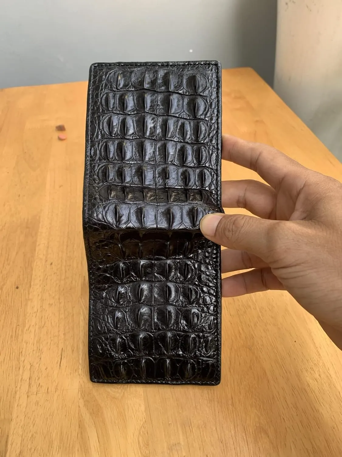 Genuine Alliga Wallets leather skin For Men Real Croco Bifold Wallets For Men gift for you (Black Hornback)