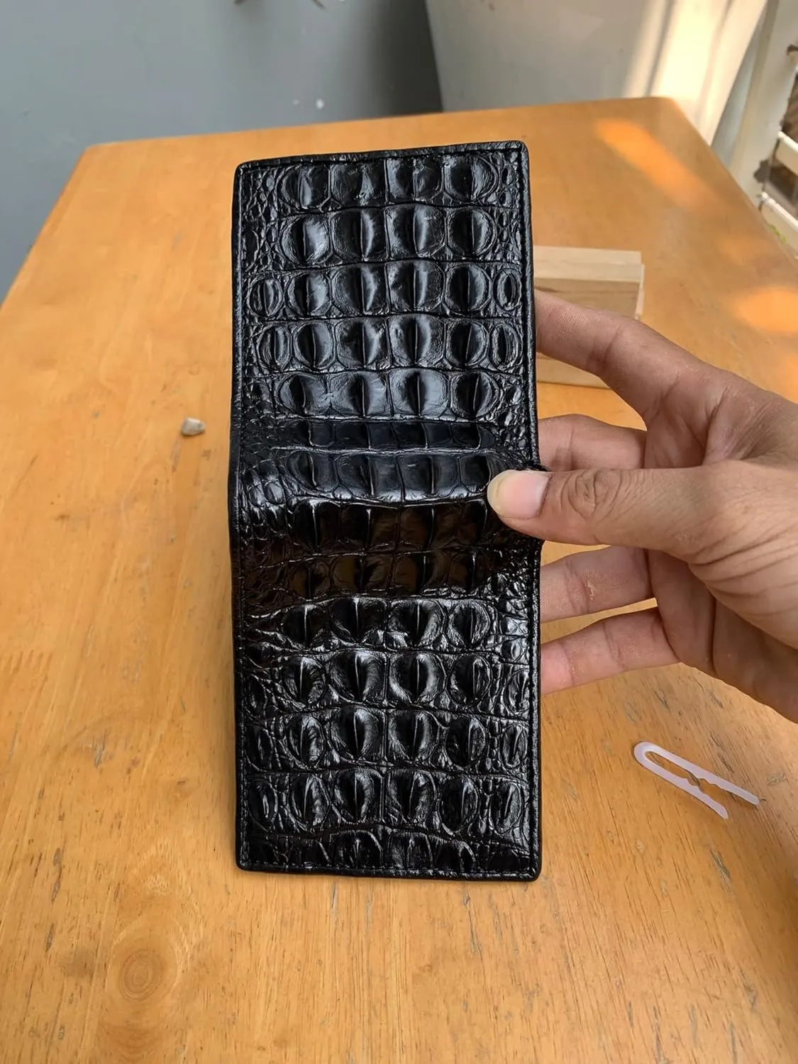 Genuine leather wallets men Alligator Wallet Men alligator Skin Wallets for Mens men wallet alligator mens alligator wallets (Black)