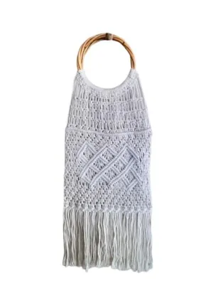 Handcrafted Macrame Shoulder Bag – Bohemian Style Tote Bag with Natural Wooden Handles and Fringe, Ideal for Casual Wear.
