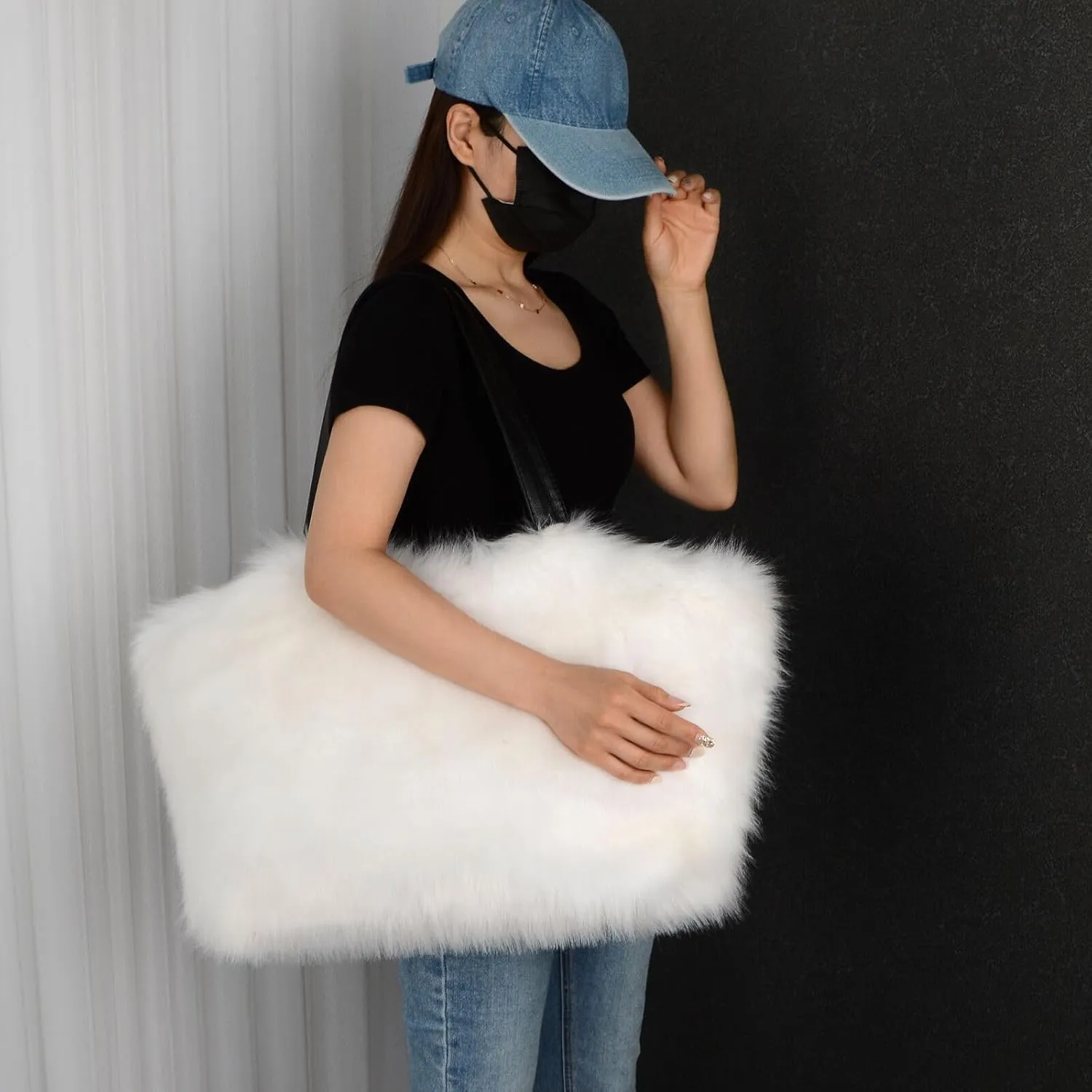Large Winter Purse for Women Trendy 2024 Fluffy Tote Bag Fuzzy Large Tote Bag Faux Fur Crossbody Bag