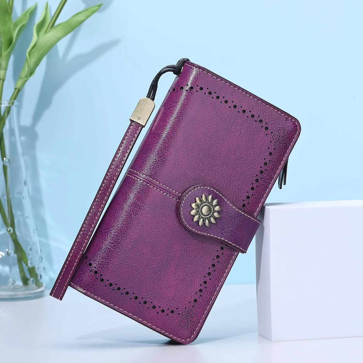 Lavemi Womens Large Capacity Genuine Leather RFID Blocking Wallets Wristlet Clutch Card Holder