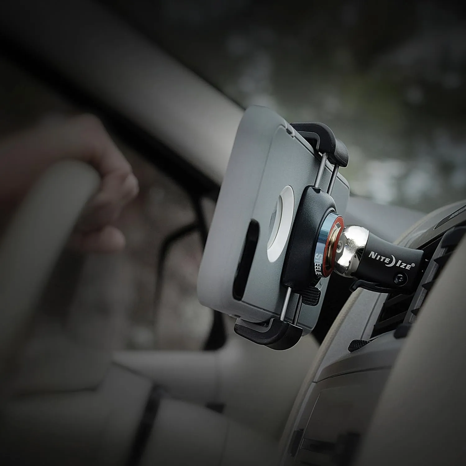 Nite Ize Original Steelie FreeMount Vent Kit - Adjustable Magnetic Bracket   Car Vent Mount for Smartphones