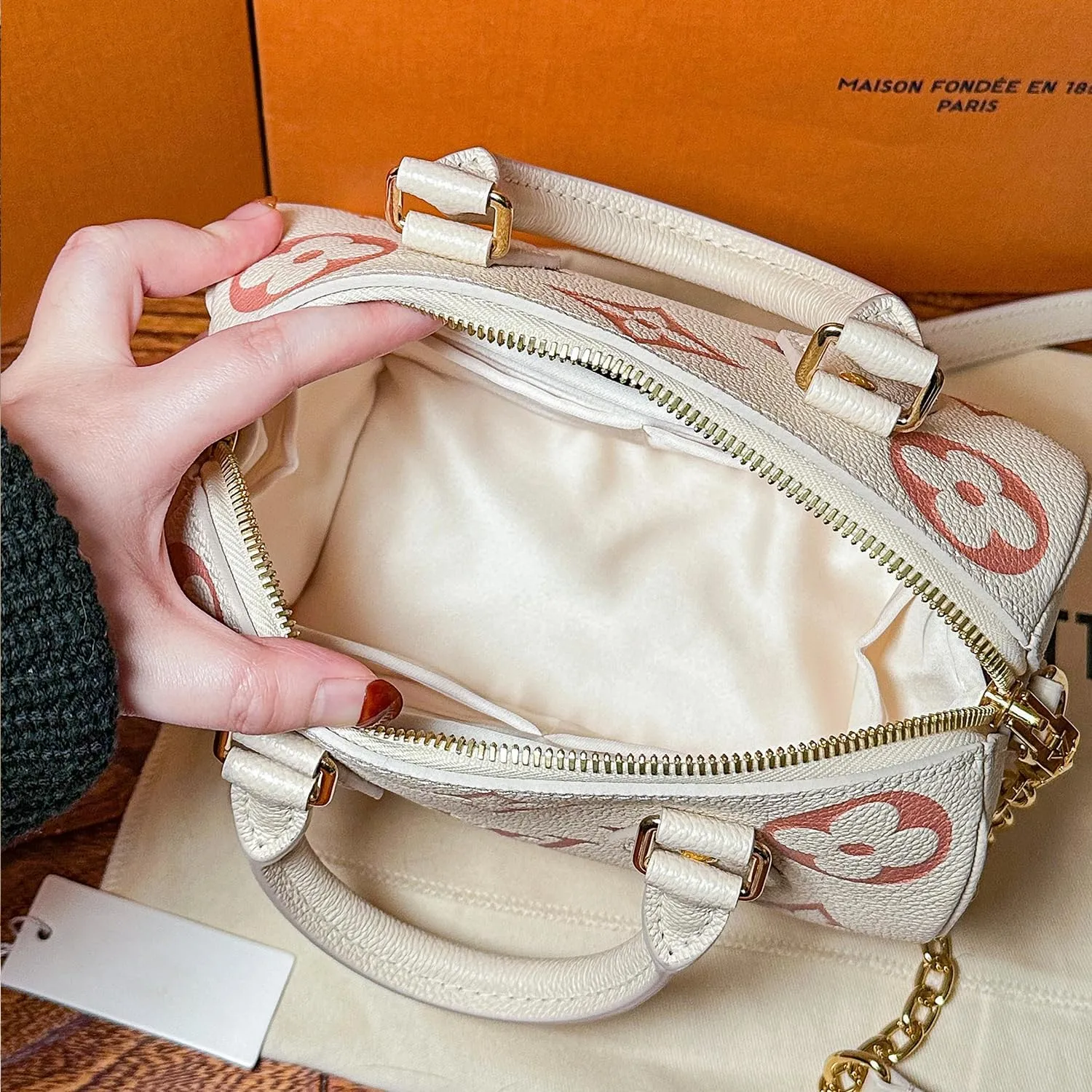 Speedy 20 Insert Bag Organizer, Inner Bag Compatible with LV Bag Speedy, Women's Purse Dividers with Silky Satin, Small Bag Insert with Multiple Pockets(Craie, Speedy20)