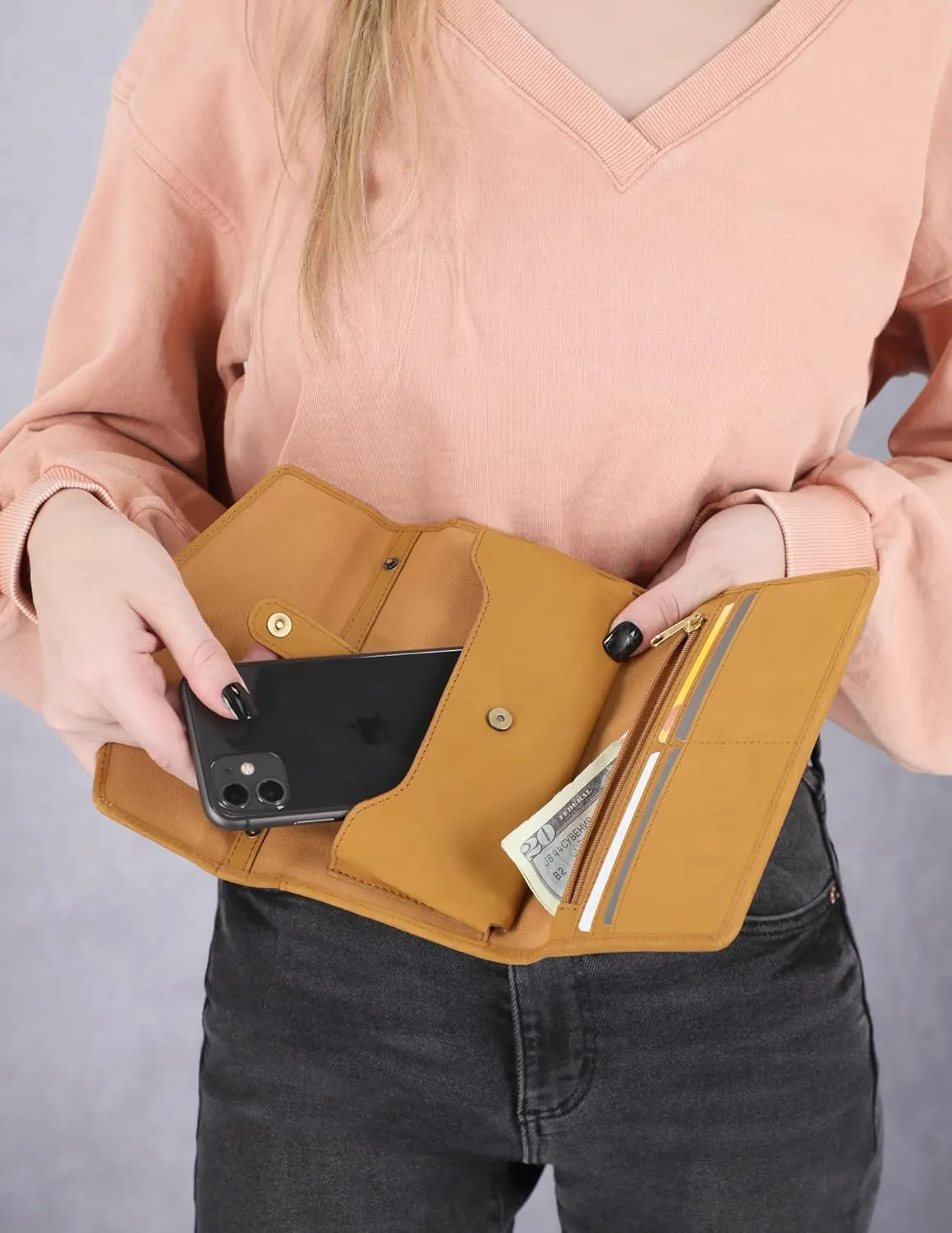 Timberland Women's Rfid Leather Crossbody Wallet Phone Bag With Detachable Crossbody Strap, Wheat (Nubuck), One Size
