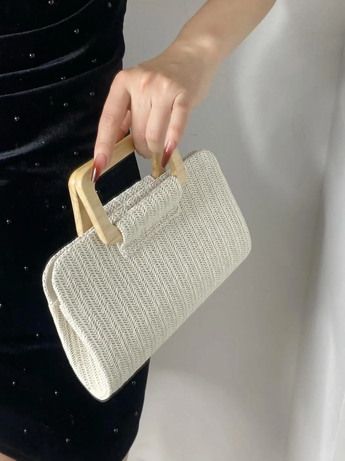 UMREN Straw Dumpling Clutch Purse for Women Woven Straw Clutch Evening Handbag Summer Vacation Beach Crossbody Bag