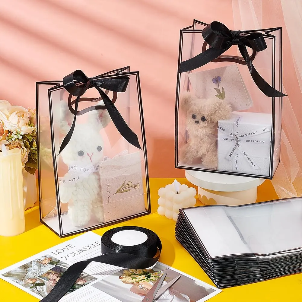 UNICRAFTALE 15 Pcs Clear Black Plastic Gift Bag 26cm Rectangle Transparent Folding Plastic Gift Bags with Hole Handles Reusable Favor Bag for Boutique Birthday Wedding Party Favor Halloween Christmas