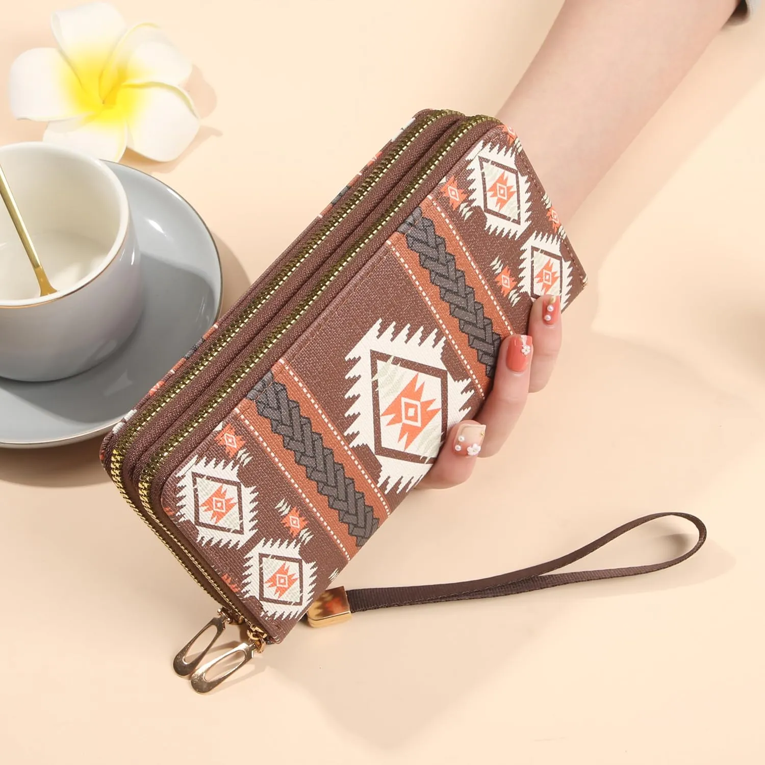 Wallet Purse for Women, Boho-Inspired Wristlet Wallet with Credit Card Holder（Coffee）