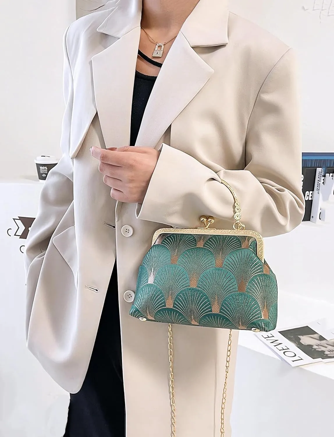 Women's Chinese Style Embroidered Purse Vintage Clutch Handbag with Tassel Pendant Hanfu Crossbody Bag