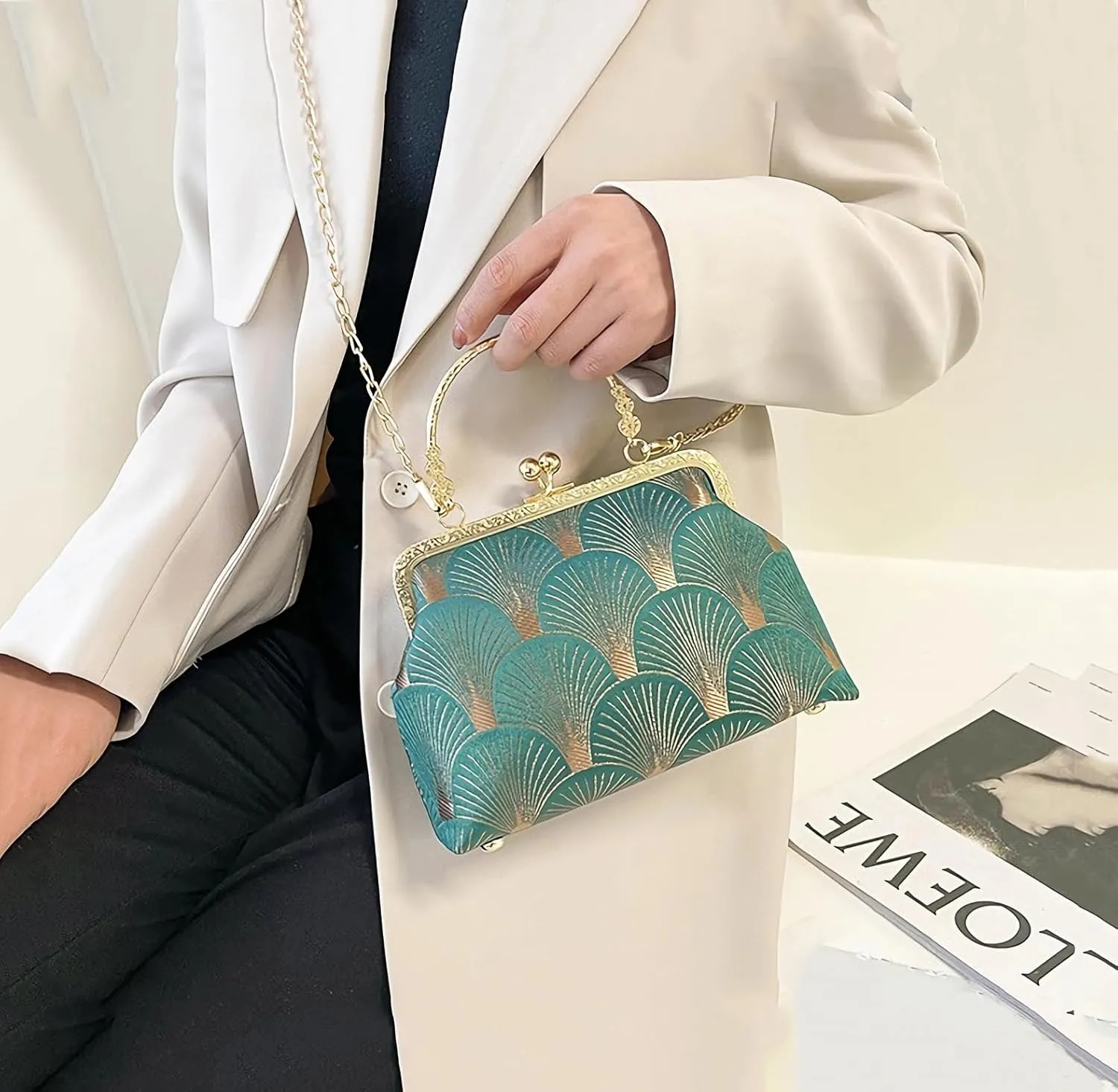 Women's Chinese Style Embroidered Purse Vintage Clutch Handbag with Tassel Pendant Hanfu Crossbody Bag