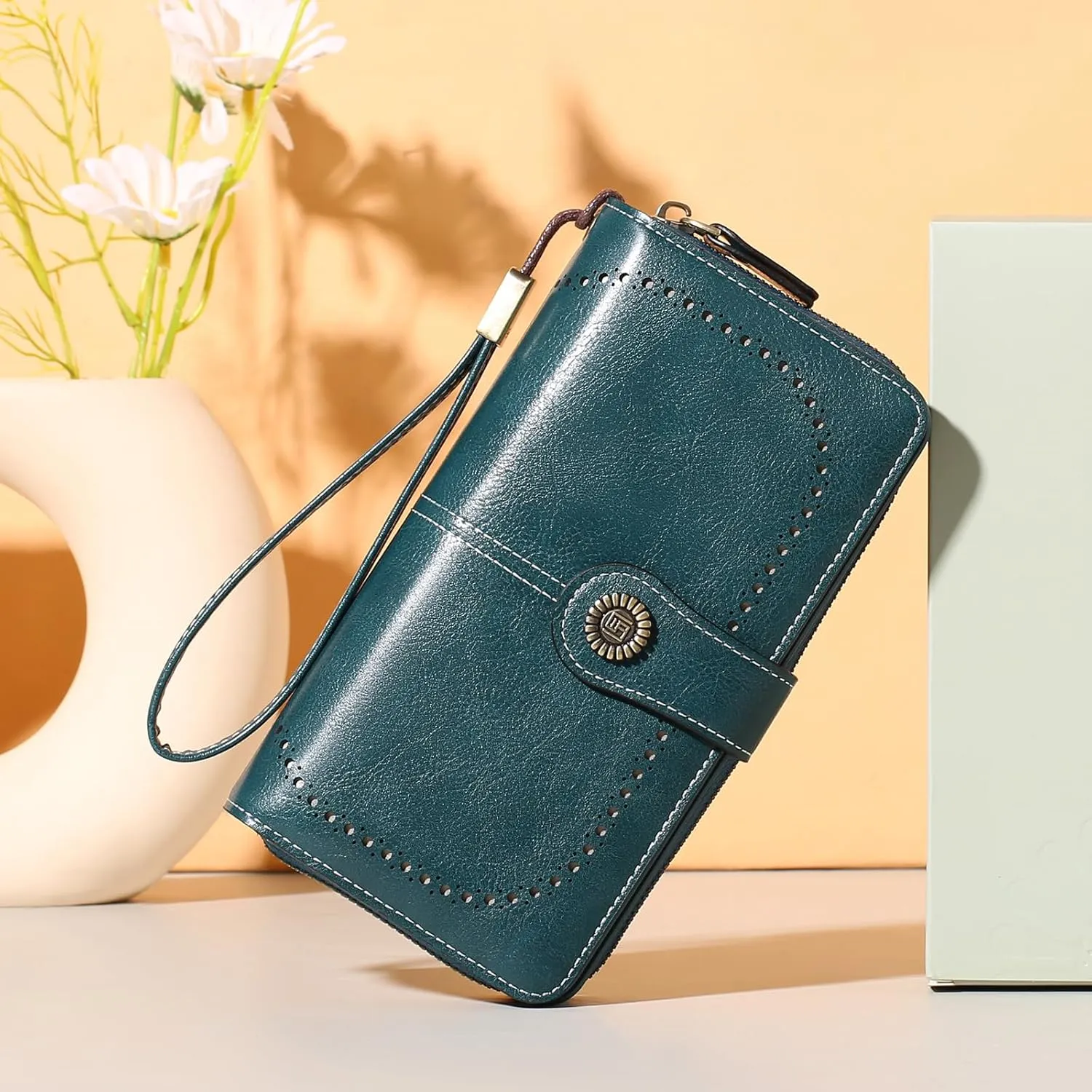 Women's Wallet Large Capacity Leather RFID Blocking Trifold Ladies Cluth Wristlet Wrist strap Long Purse Credit Card Holder